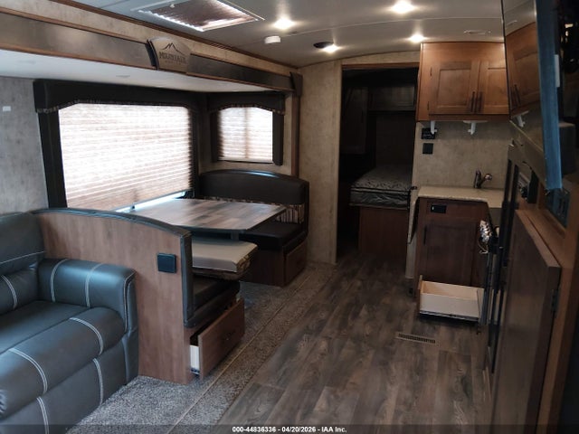 51W123327M1022066 Outdoors Rv Timber Ridge