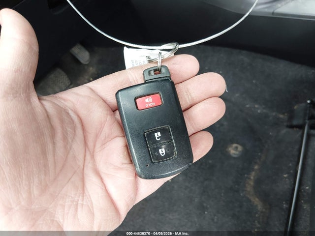 44836370 :رقم المزاد ، JTMRJREV6JD171438 vin ، 2018 Toyota Rav4 Hybrid Xle مزاد بيع