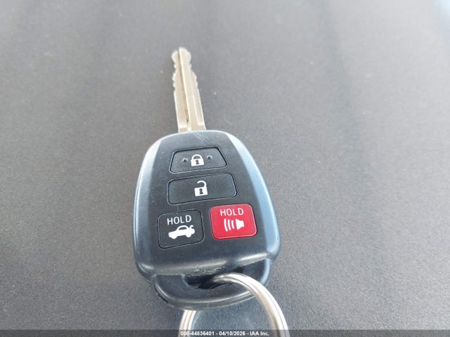 5YFBURHE7HP695659 Toyota COROLLA LE