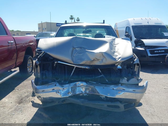 44836419 :رقم المزاد ، 1GTGC24U8YE128435 vin ، 2000 Gmc Sierra 2500 Sle مزاد بيع