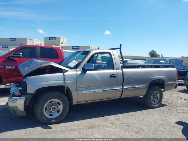 44836419 :رقم المزاد ، 1GTGC24U8YE128435 vin ، 2000 Gmc Sierra 2500 Sle مزاد بيع