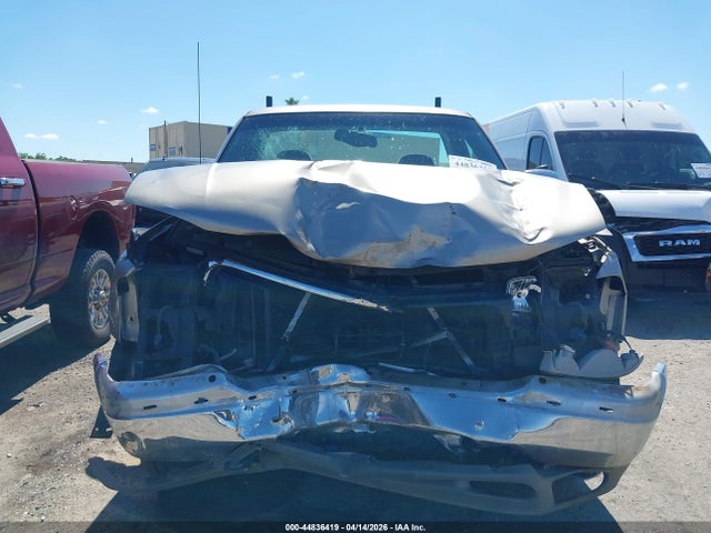 44836419 :رقم المزاد ، 1GTGC24U8YE128435 vin ، 2000 Gmc Sierra 2500 Sle مزاد بيع