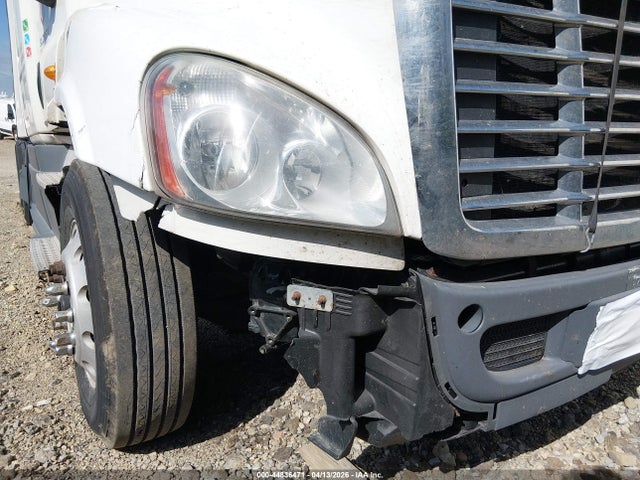 Продажа на аукционе авто 2019 Freightliner Cascadia 125, vin: 3AKJGLDR8KDKM2399, номер лота: 44836471