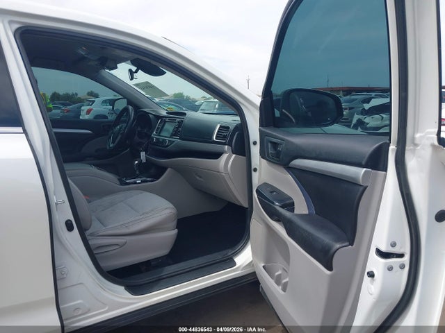 Toyota Highlander Le Plus 2017 5TDZZRFH3HS222166 Image 5