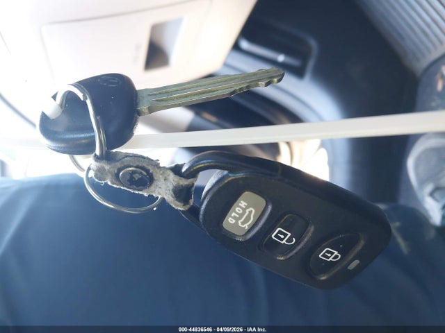 KMHD74LF9HU359951 Hyundai ELANTRA SE