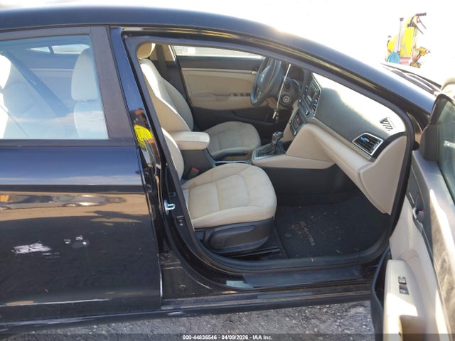 KMHD74LF9HU359951 Hyundai ELANTRA SE