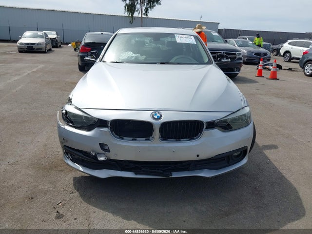 2016 Bmw 320i მანქანა იყიდება აუქციონზე, vin: WBA8E1G5XGNT33554, აუქციონის ნომერი: 44836560