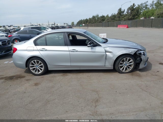 2016 Bmw 320i მანქანა იყიდება აუქციონზე, vin: WBA8E1G5XGNT33554, აუქციონის ნომერი: 44836560