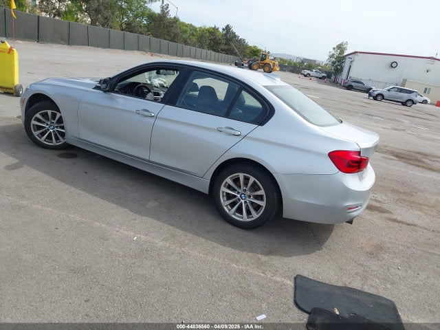 2016 Bmw 320i მანქანა იყიდება აუქციონზე, vin: WBA8E1G5XGNT33554, აუქციონის ნომერი: 44836560