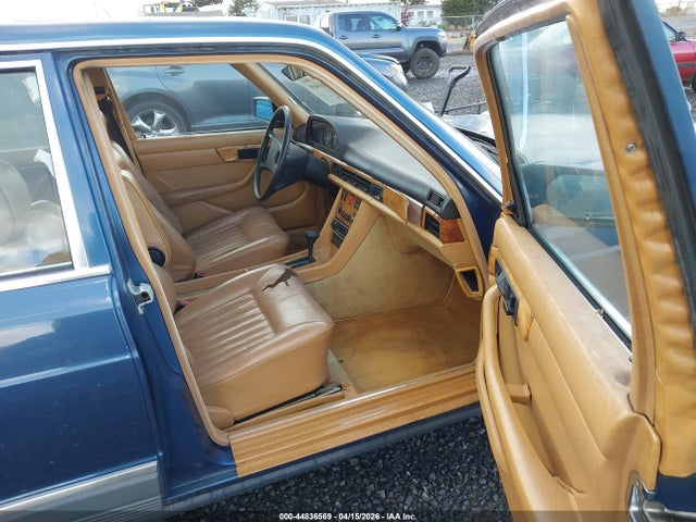 1983 MERCEDES-BENZ 380 WDBCA33A6DB048031 Photo 4