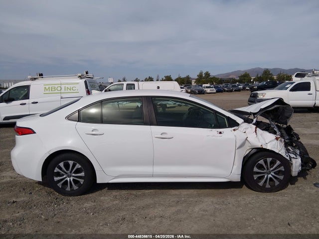 Toyota Corolla Hybrid Le 2022 JTDEAMDE5N3013400 Image 11