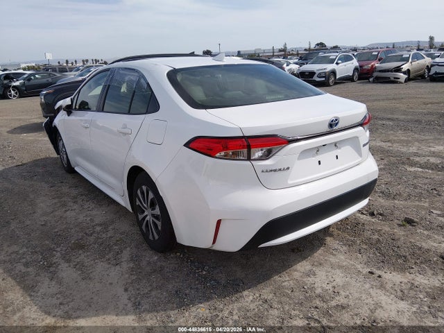 Toyota Corolla Hybrid Le 2022 JTDEAMDE5N3013400 Image 3