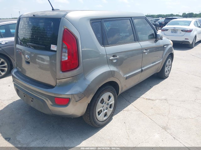 44836653 :رقم المزاد ، KNDJT2A5XD7568688 vin ، 2013 Kia Soul مزاد بيع