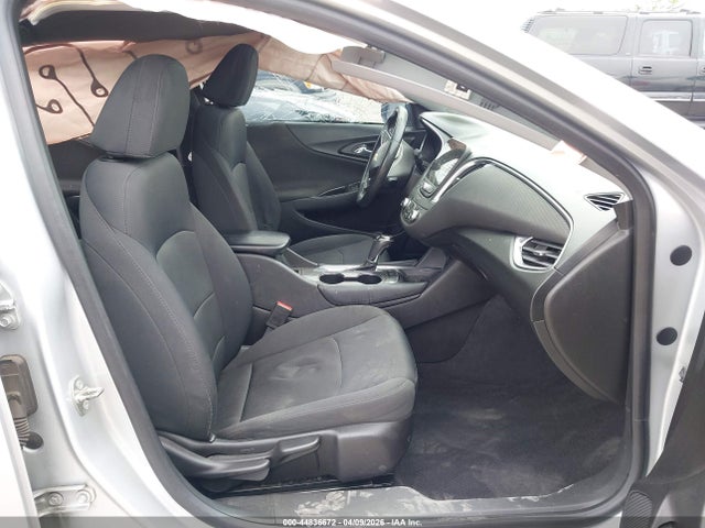 2016 CHEVROLET MALIBU 1G1ZE5ST5GF324316 Photo 4