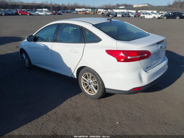 44836745 :رقم المزاد ، 1FADP3F2XFL206592 vin ، 2015 Ford Focus Se مزاد بيع