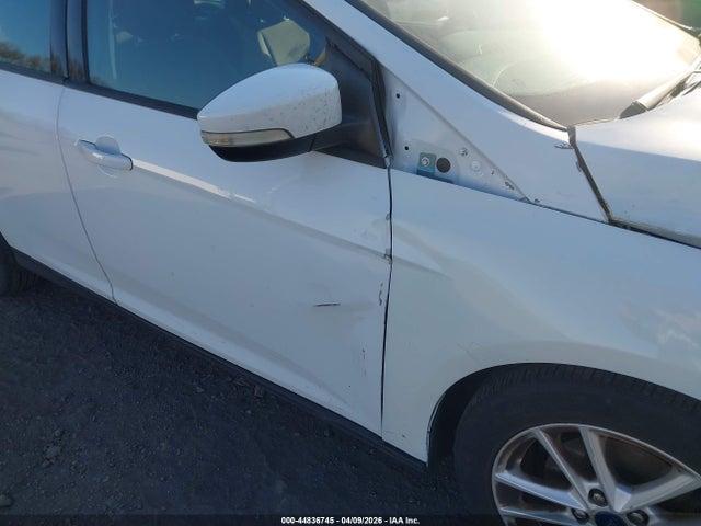 44836745 :رقم المزاد ، 1FADP3F2XFL206592 vin ، 2015 Ford Focus Se مزاد بيع