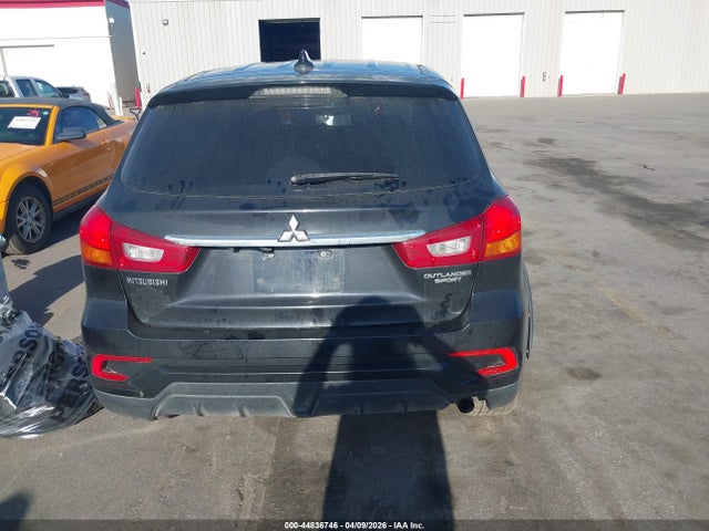 JA4AP3AU7JZ001849 Mitsubishi Outlander Sport 2.0 Es