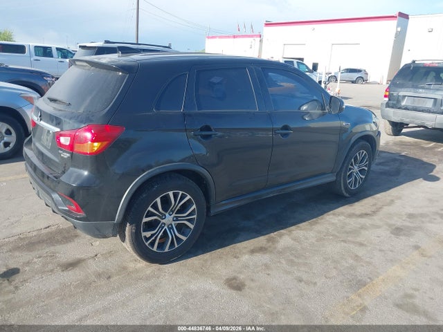 2018 MITSUBISHI OUTLANDER SPORT JA4AP3AU7JZ001849 Photo 3