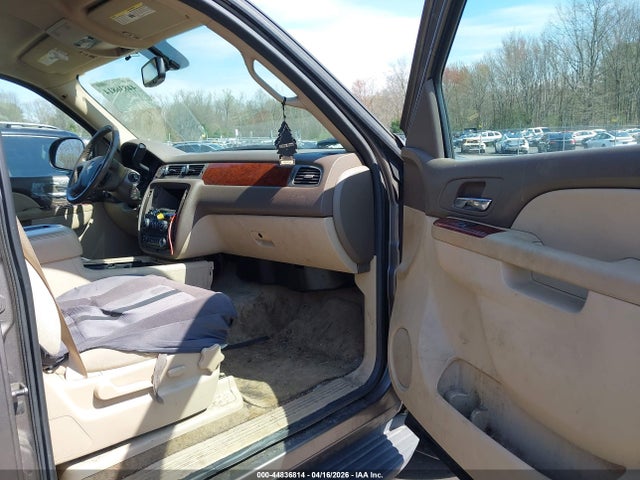 Продаж на аукціоні авто 2011 Chevrolet Tahoe Ls, vin: 1GNSKAE08BR206299, номер лоту: 44836814