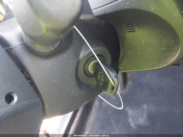 5YFBURHE6KP943889 Toyota COROLLA LE