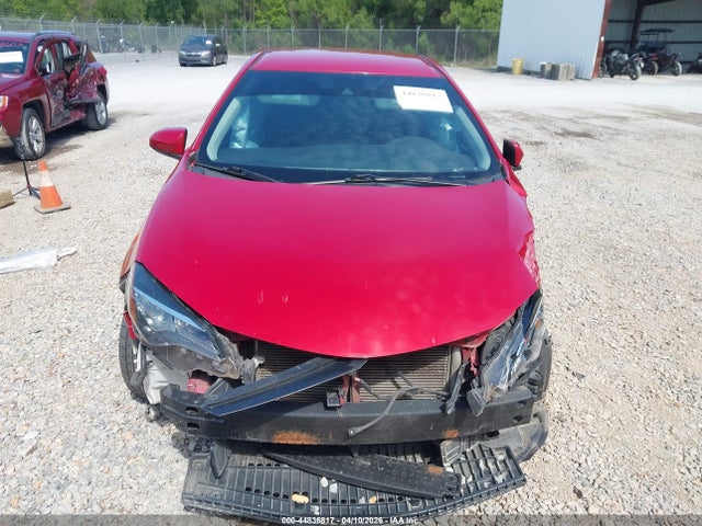 5YFBURHE6KP943889 Toyota COROLLA LE