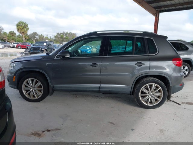 44836834 :رقم المزاد ، WVGBV3AX1EW608357 vin ، 2014 Volkswagen Tiguan Se مزاد بيع