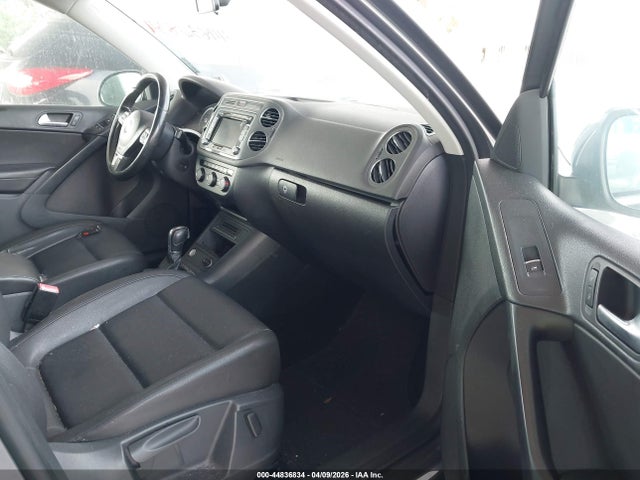 44836834 :رقم المزاد ، WVGBV3AX1EW608357 vin ، 2014 Volkswagen Tiguan Se مزاد بيع