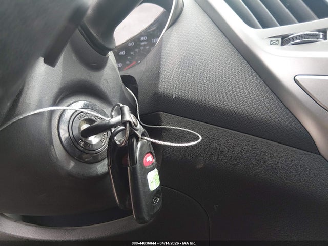 2013 Hyundai Veloster Base W/black მანქანა იყიდება აუქციონზე, vin: KMHTC6AD5DU135736, აუქციონის ნომერი: 44836844