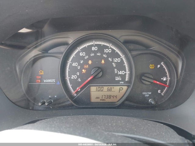VNKKTUD34FA046128 Toyota YARIS L