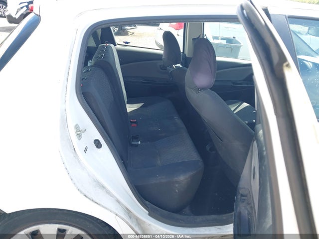 VNKKTUD34FA046128 Toyota YARIS L