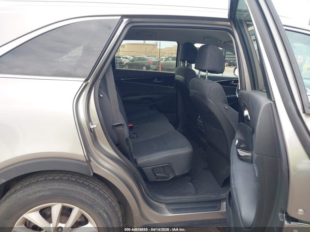 5XYPG4A35HG197490 KIA Sorento 2.4l Lx