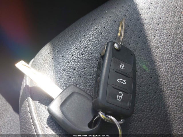 2014 Volkswagen Jetta 1.8t Se მანქანა იყიდება აუქციონზე, vin: 3VWD17AJ0EM417392, აუქციონის ნომერი: 44836866
