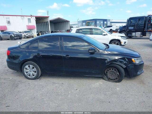 2014 Volkswagen Jetta 1.8t Se მანქანა იყიდება აუქციონზე, vin: 3VWD17AJ0EM417392, აუქციონის ნომერი: 44836866