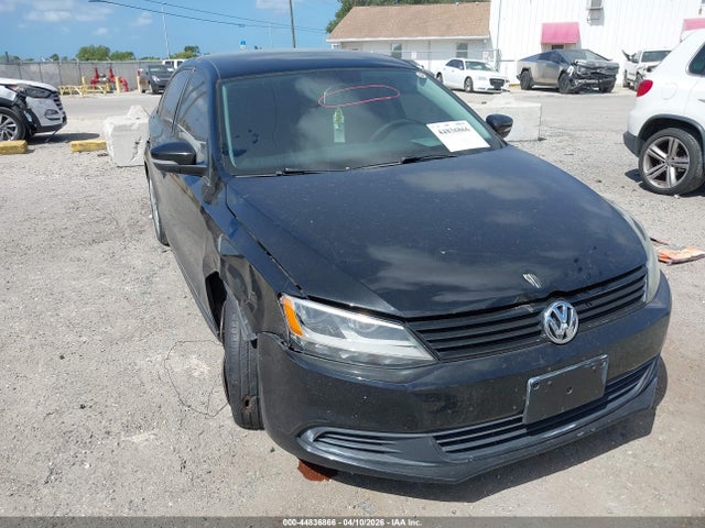 2014 Volkswagen Jetta 1.8t Se მანქანა იყიდება აუქციონზე, vin: 3VWD17AJ0EM417392, აუქციონის ნომერი: 44836866
