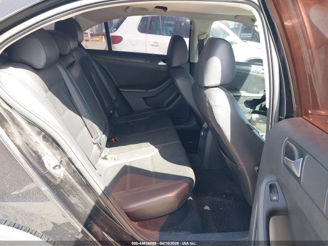 2014 Volkswagen Jetta 1.8t Se მანქანა იყიდება აუქციონზე, vin: 3VWD17AJ0EM417392, აუქციონის ნომერი: 44836866