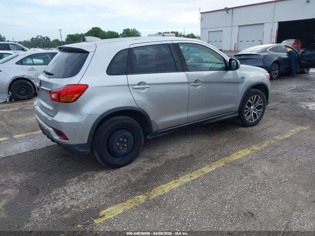 2018 MITSUBISHI OUTLANDER SPORT JA4AP3AU6JZ008081 Photo 3