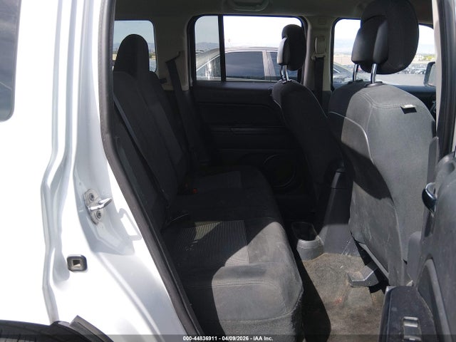 Jeep Patriot Altitude 2014 1C4NJPBA6ED894202 Image 8