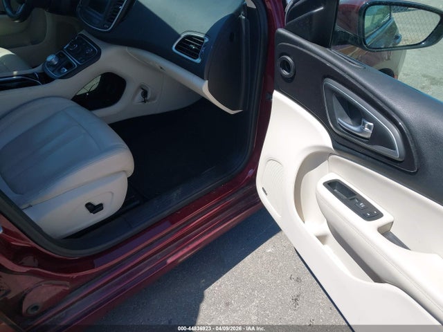 2015 Chrysler 200 C მანქანა იყიდება აუქციონზე, vin: 1C3CCCCB2FN520767, აუქციონის ნომერი: 44836923