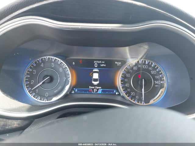 2015 Chrysler 200 C მანქანა იყიდება აუქციონზე, vin: 1C3CCCCB2FN520767, აუქციონის ნომერი: 44836923