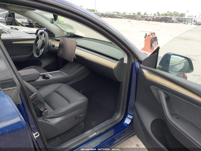 Продажа на аукционе авто 2023 Tesla Model Y Awd/long Range Dual Motor All-wheel Drive, vin: 7SAYGDEE9PA062602, номер лота: 44836949