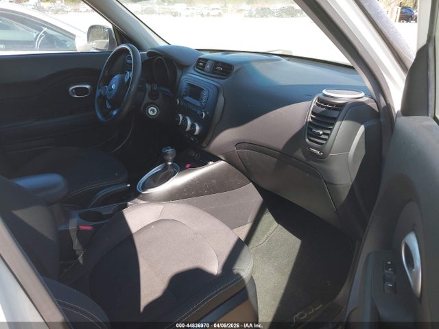 2015 KIA SOUL KNDJN2A24F7119588 Photo 4