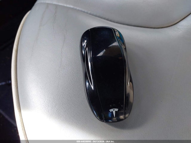 2013 Tesla Model S Performance მანქანა იყიდება აუქციონზე, vin: 5YJSA1DP8DFP05798, აუქციონის ნომერი: 44836995