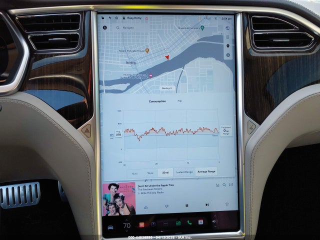 2013 Tesla Model S Performance მანქანა იყიდება აუქციონზე, vin: 5YJSA1DP8DFP05798, აუქციონის ნომერი: 44836995