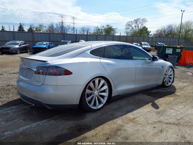 2013 Tesla Model S Performance მანქანა იყიდება აუქციონზე, vin: 5YJSA1DP8DFP05798, აუქციონის ნომერი: 44836995