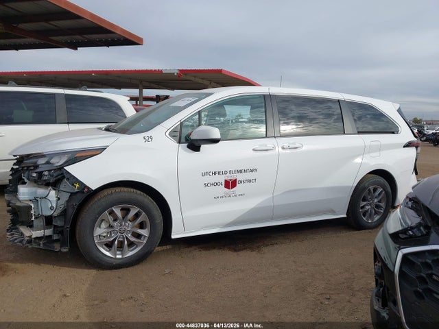 Toyota SIENNA LE 2025 5TDKRKEC6SS266832 Image 15
