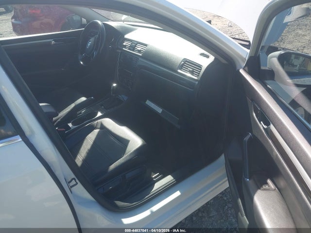 44837041 :رقم المزاد ، 1VWBA7A37JC006236 vin ، 2018 Volkswagen Passat 2.0t Se مزاد بيع