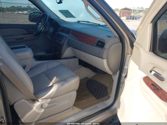 Продажа на аукционе авто 2007 Chevrolet Suburban 1500 Lt, vin: 3GNFC16047G150382, номер лота: 44837046
