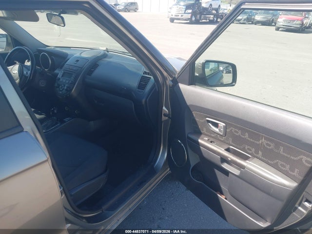 44837071 :رقم المزاد ، KNDJT2A64D7493155 vin ، 2013 Kia Soul + مزاد بيع