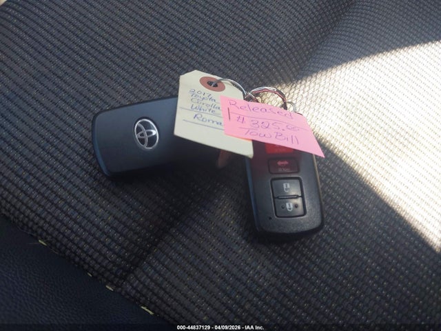 2017 TOYOTA COROLLA 5YFBURHE8HP616516 Photo 10