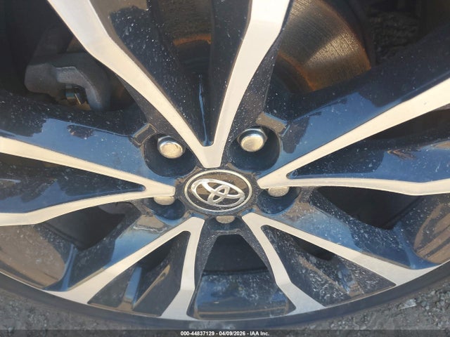 5YFBURHE8HP616516 Toyota COROLLA SE